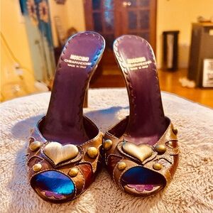 Moschino Purple and Gold Heart Embellished Heels